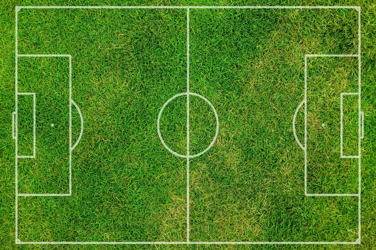 Hvordan planlægger man bedst en fodboldrejse til en Sparta Rotterdam kamp?