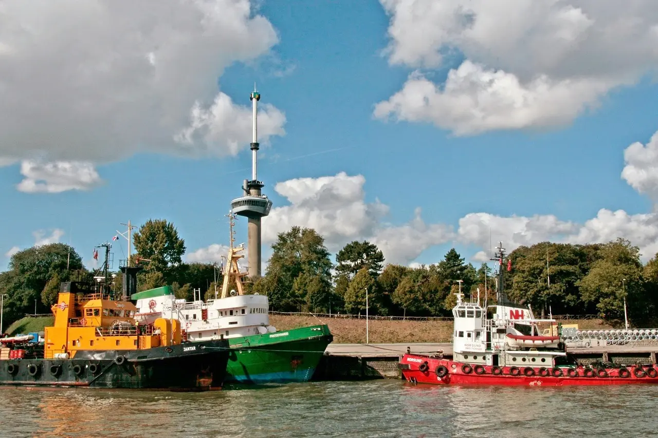 Hvad koster turen med elevatoren til toppen af Euromast?