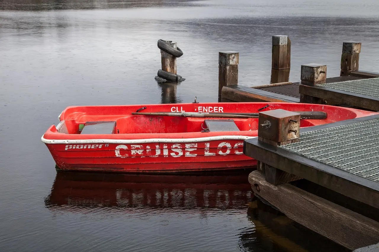 Selvsejlads på Rotte: sådan booker du en el-sloep